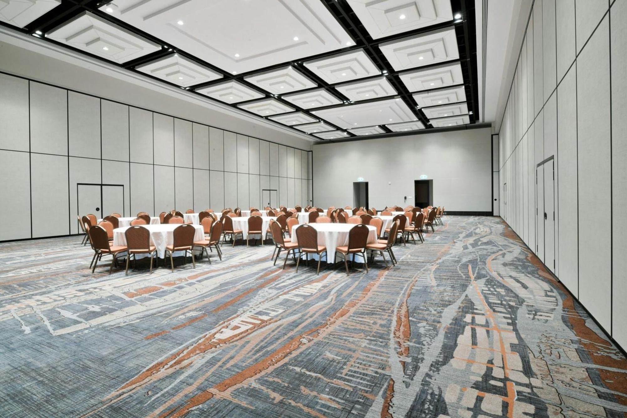 Sheraton Laval Hotel Exterior photo